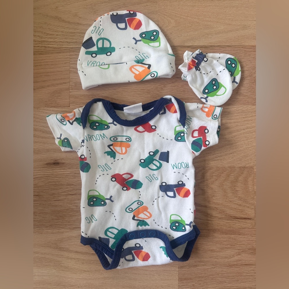 Baby Car Print Onesie Set with Hat & Mittens